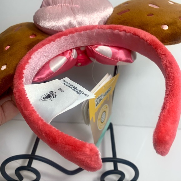 NWT. Minnie Mouse Strawberry Cupcake Disney Munchlings Ear Headband - Picture 9 of 9
